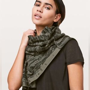 Lululemon Vinyasa Scarf *Cotton - O/S - Evergreen Camo Green Multi